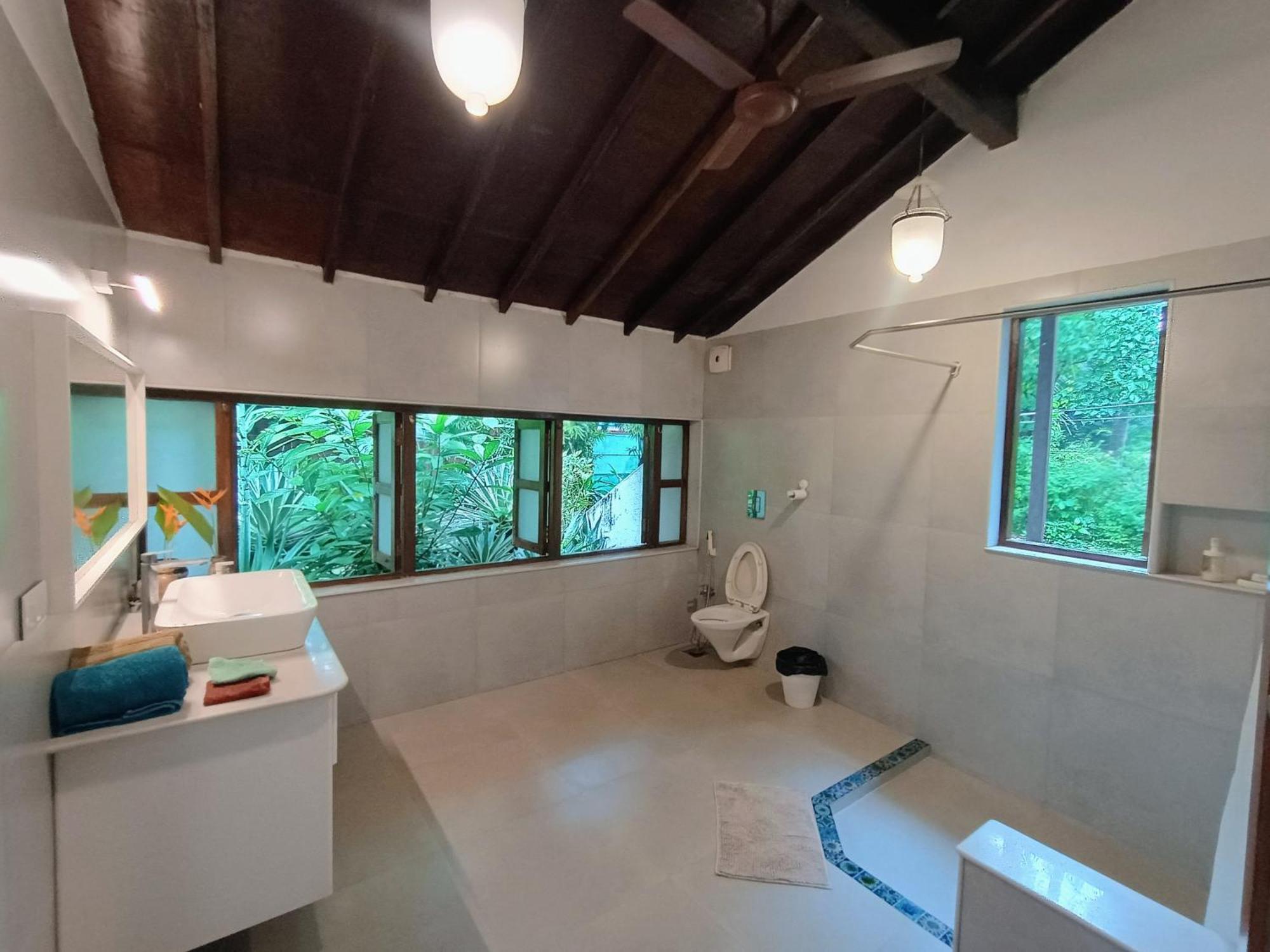 Banyan House - Luxurious 4 Bedroom Villa On One Acre, Near The Beach Nagaon  Zewnętrze zdjęcie