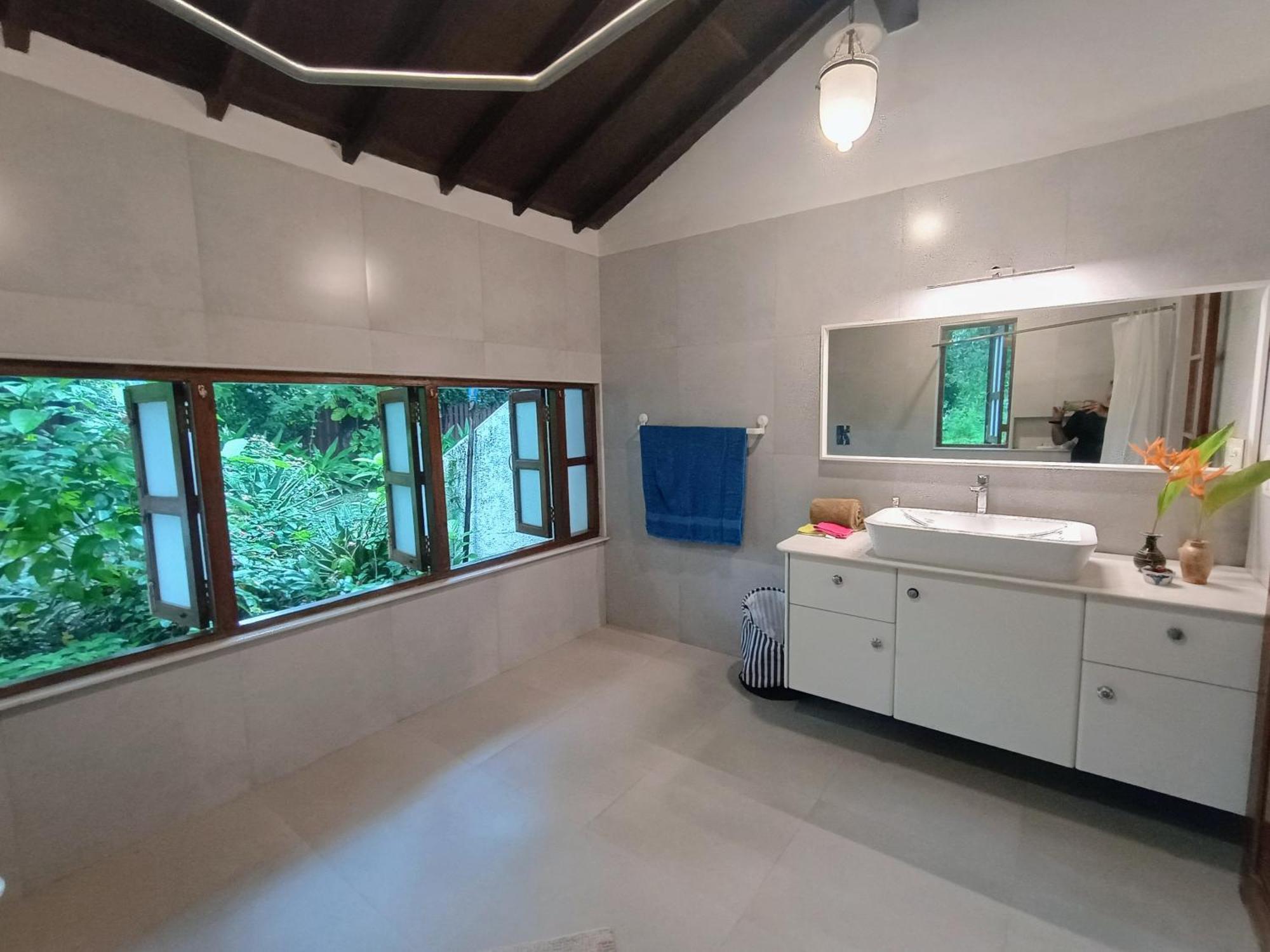 Banyan House - Luxurious 4 Bedroom Villa On One Acre, Near The Beach Nagaon  Zewnętrze zdjęcie